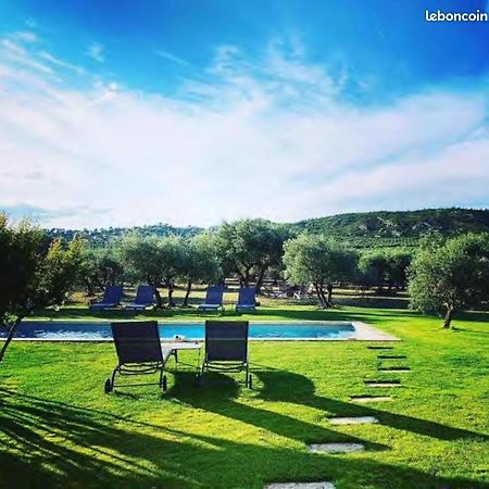 La Bergerie De Cigalon Bed and Breakfast Mouries Rum bild
